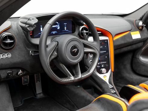 New 2026 McLaren 750S Spider RWD image 2