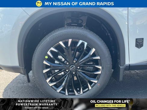 New 2026 Nissan Rogue Dark Armor AWD/4WD image 10