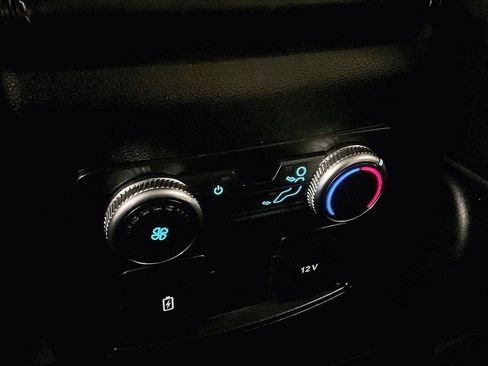 Certified 2021 Ford Explorer XLT w/ Equipment Group 202A image 33