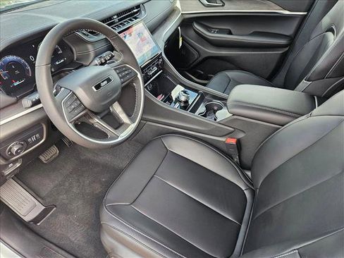 New 2025 Jeep Grand Cherokee L Limited image 3