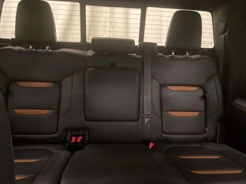 Used 2023 GMC Sierra 2500 AT4 w/ AT4 Premium Plus Package image 18