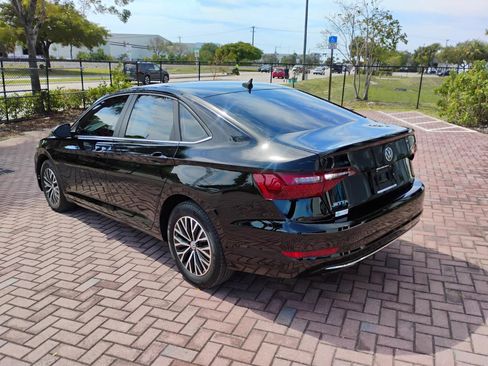 Used 2020 Volkswagen Jetta SE image 3