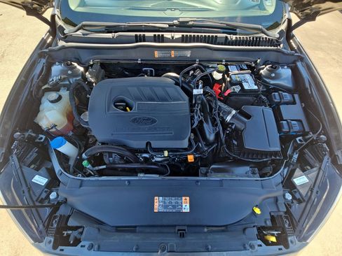 Used 2018 Ford Fusion SE w/ Fusion SE Technology Package image 31