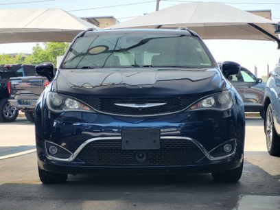Used 2017 Chrysler Pacifica Touring-L Plus w/ Advanced Safetytec Group
