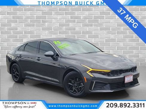 Used 2025 Kia K5 LXS FWD image 1