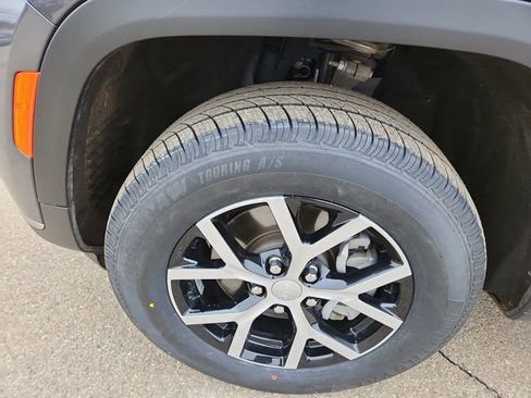 Used 2024 Jeep Grand Cherokee L Limited w/ Trailer Tow Package image 32