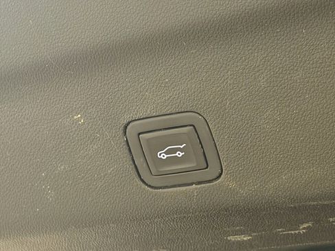 Certified 2024 GMC Yukon XL Denali w/ Denali Reserve Package image 25