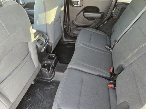 Used 2025 Jeep Wrangler Unlimited Sport AWD/4WD image 27