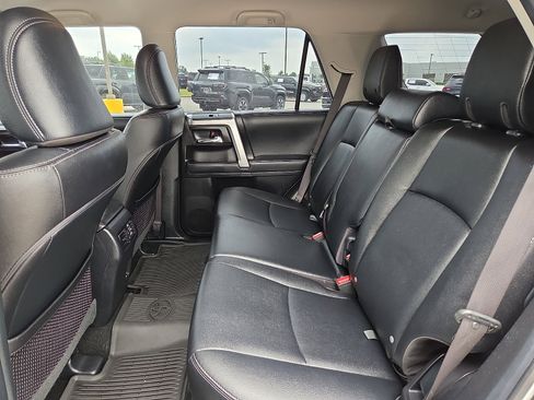 Used 2022 Toyota 4Runner TRD Sport AWD/4WD image 10