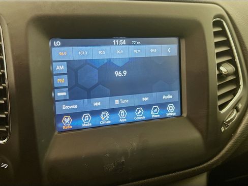 Used 2018 Jeep Compass Latitude w/ Popular Equipment Group AWD/4WD image 21