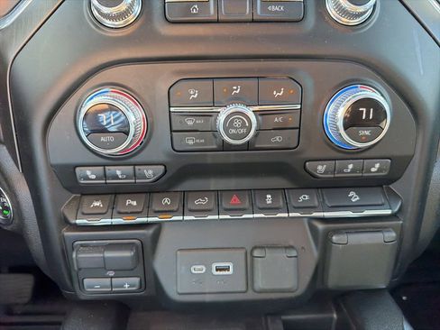 Used 2021 GMC Sierra 1500 AT4 w/ AT4 Premium Package AWD/4WD image 19