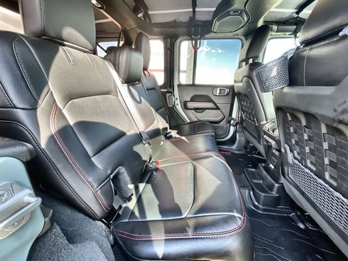 Used 2023 Jeep Wrangler Unlimited Rubicon w/ Cold Weather Group image 26