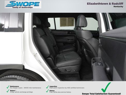 Certified 2024 Hyundai Santa Fe Calligraphy AWD/4WD image 10