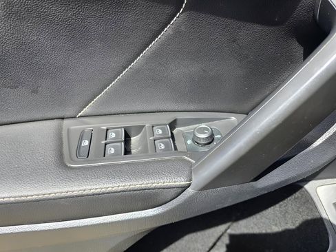 Used 2022 Volkswagen Tiguan SE w/ Panoramic Sunroof Package AWD/4WD image 21