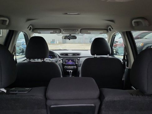 Used 2018 Nissan Rogue S image 13