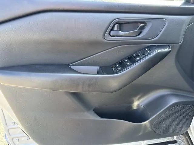 Used 2024 Nissan Rogue S AWD/4WD image 26