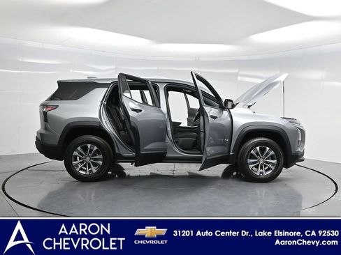 New 2026 Chevrolet Equinox LT FWD image 3