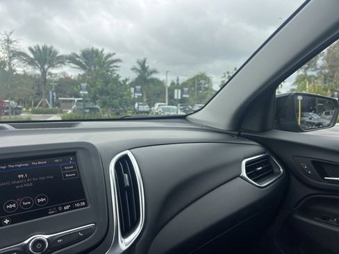 Used 2022 Chevrolet Equinox LT image 28