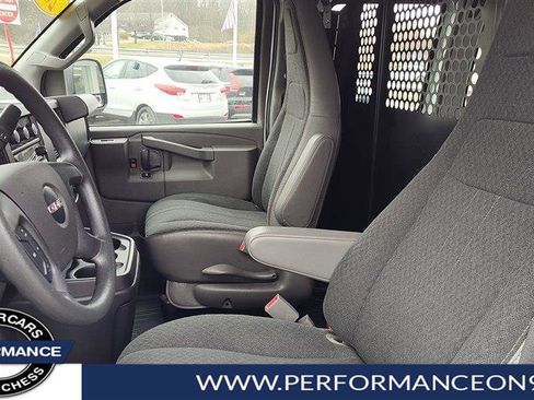 Used 2022 GMC Savana 2500 w/ Driver Convenience Package image 10