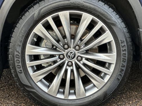 Used 2022 Toyota Highlander Platinum image 28