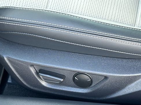 Used 2025 Ford Mustang Premium image 24