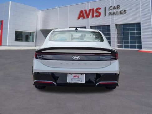 Used 2025 Hyundai Sonata SEL FWD image 9