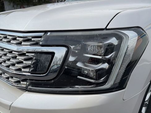 Used 2019 Ford Expedition Max Platinum image 9