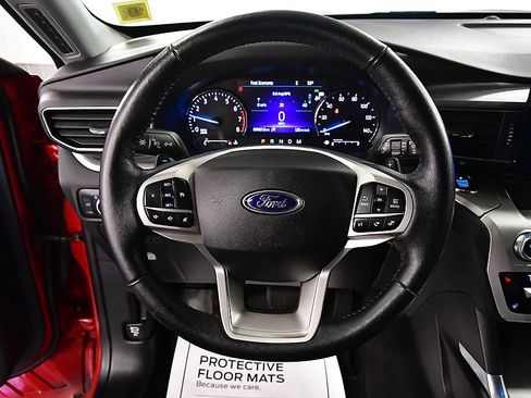 Used 2021 Ford Explorer XLT w/ Equipment Group 202A AWD/4WD image 19