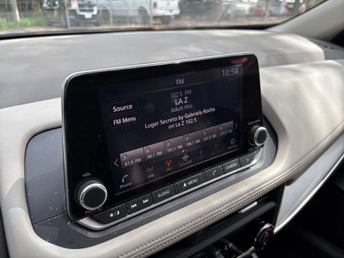 Used 2025 Nissan Rogue SV FWD image 20