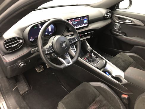 Certified 2024 Dodge Hornet GT image 17