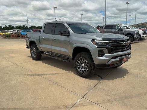 Used 2024 Chevrolet Colorado Z71 w/ Z71 Convenience Package 2 image 2