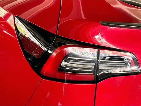 Used 2023 Tesla Model Y Performance image 28