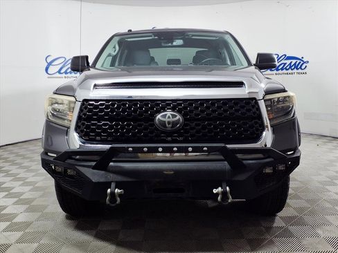 Used 2018 Toyota Tundra SR5 image 3