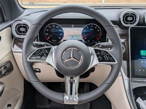 New 2026 Mercedes-Benz GLC 300 image 18