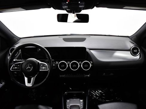 Used 2021 Mercedes-Benz GLA 250 w/ Premium Package image 8