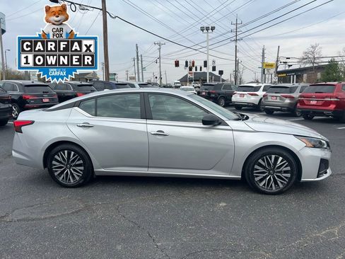 Used 2024 Nissan Altima 2.5 SV FWD image 5