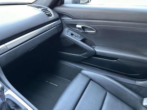 Used 2015 Porsche Cayman RWD image 28
