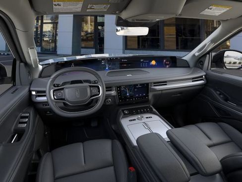 New 2026 Lincoln Navigator Premiere AWD/4WD image 10