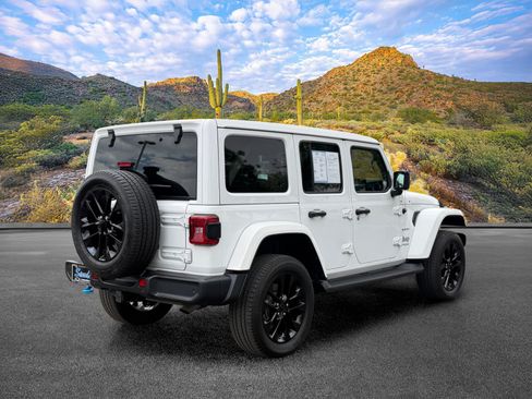 Used 2022 Jeep Wrangler Unlimited Sahara w/ Cold Weather Group AWD/4WD image 4