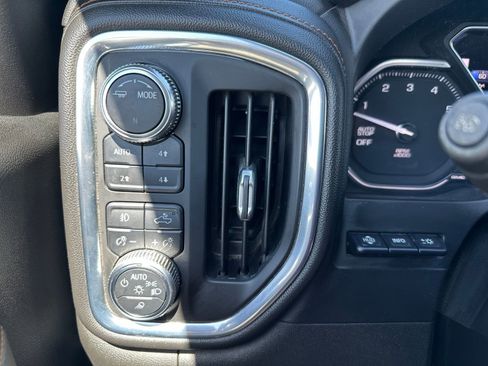 Used 2021 GMC Sierra 1500 AT4 w/ AT4 Premium Package AWD/4WD image 17