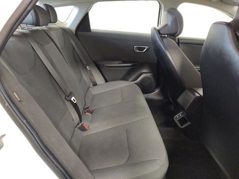 Used 2025 Kia K4 FWD image 19