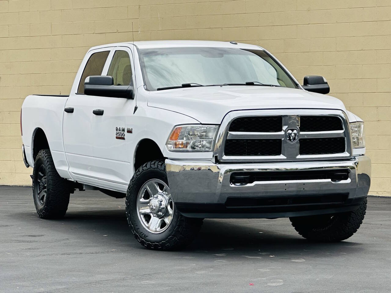 Used 2018 RAM 2500 Tradesman w/ Chrome Appearance Group AWD/4WD image 1