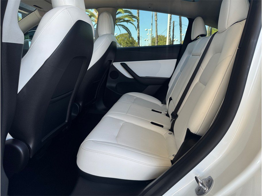 Used 2022 Tesla Model Y Long Range AWD/4WD image 17