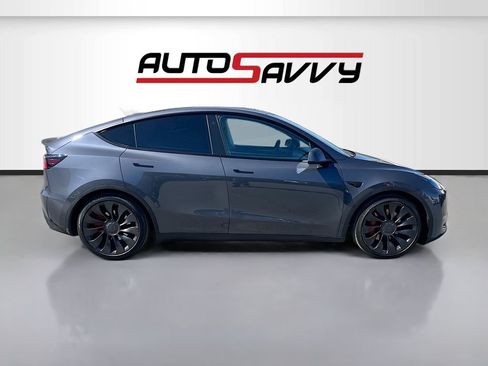 Used 2022 Tesla Model Y Performance image 8