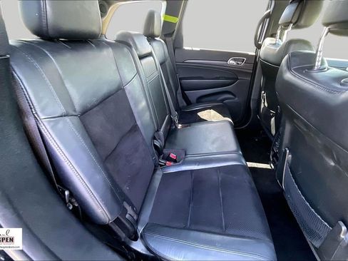 Used 2018 Jeep Grand Cherokee Altitude RWD image 26