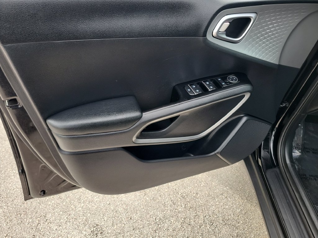 Certified 2024 Kia Soul LX w/ Option Group 015 FWD image 19