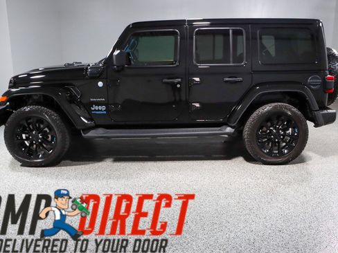 Used 2022 Jeep Wrangler Unlimited Sahara AWD/4WD image 10