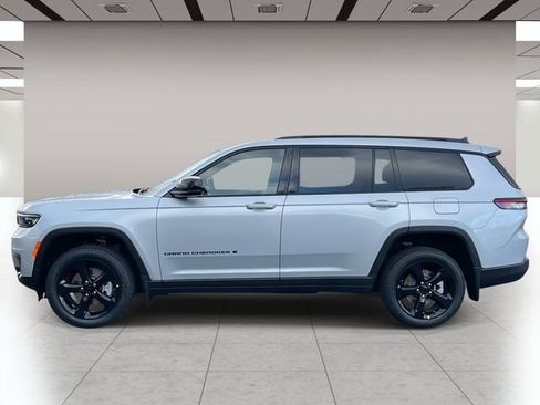 New 2025 Jeep Grand Cherokee L Limited w/ Black Appearance Package image 7