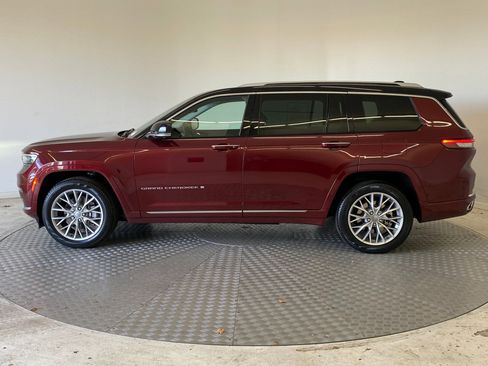 Used 2022 Jeep Grand Cherokee L Summit w/ Advanced Protech Group IV image 2