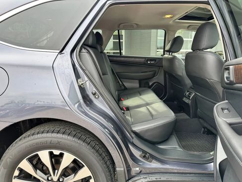 Used 2016 Subaru Outback 2.5i Limited AWD/4WD image 15